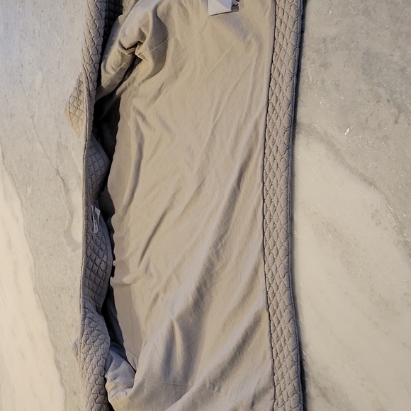 Club Monaco gray quilted jacket, fits like a M! - Picture 6 of 7